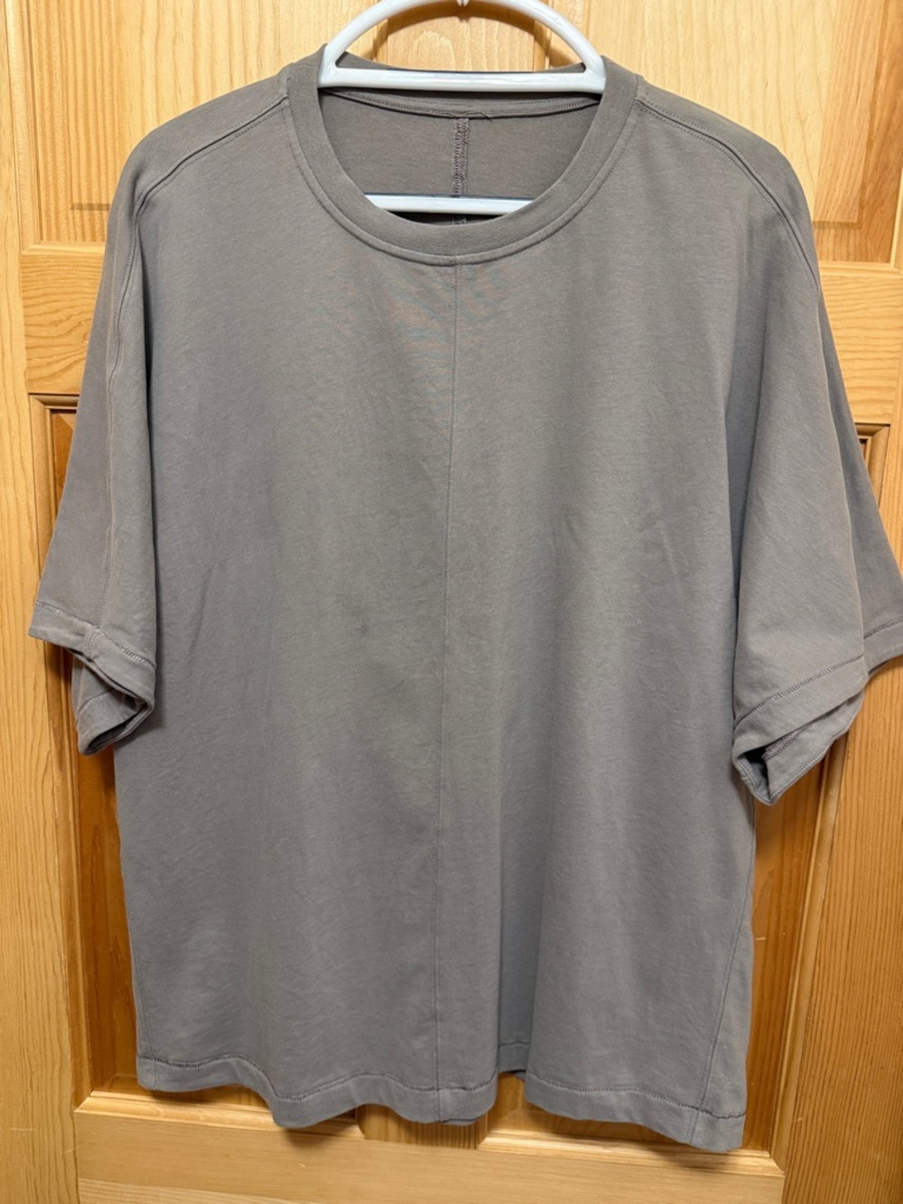 Women’s Casual Short-Sleeve Crewneck Shirt - Gray